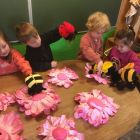 In de tuin - bloemen voor mama