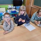 Vriendschapsbandjes maken met 2kc