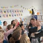 Juf Eline en César kwamen op bezoek! 