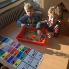 2kc - Piep, knor, bèèèèèh... Welkom op de boerderij!