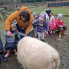 Op stap naar de kinderboerderij 'De Campagne' in Drongen