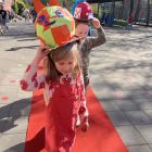 Gekke hoedenmakers modeshow
